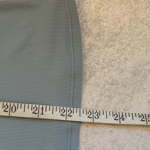 Gymshark keyhole cutout women’s shirt size XL Sage Green ribbed cap slee… - Picture 7 of 9